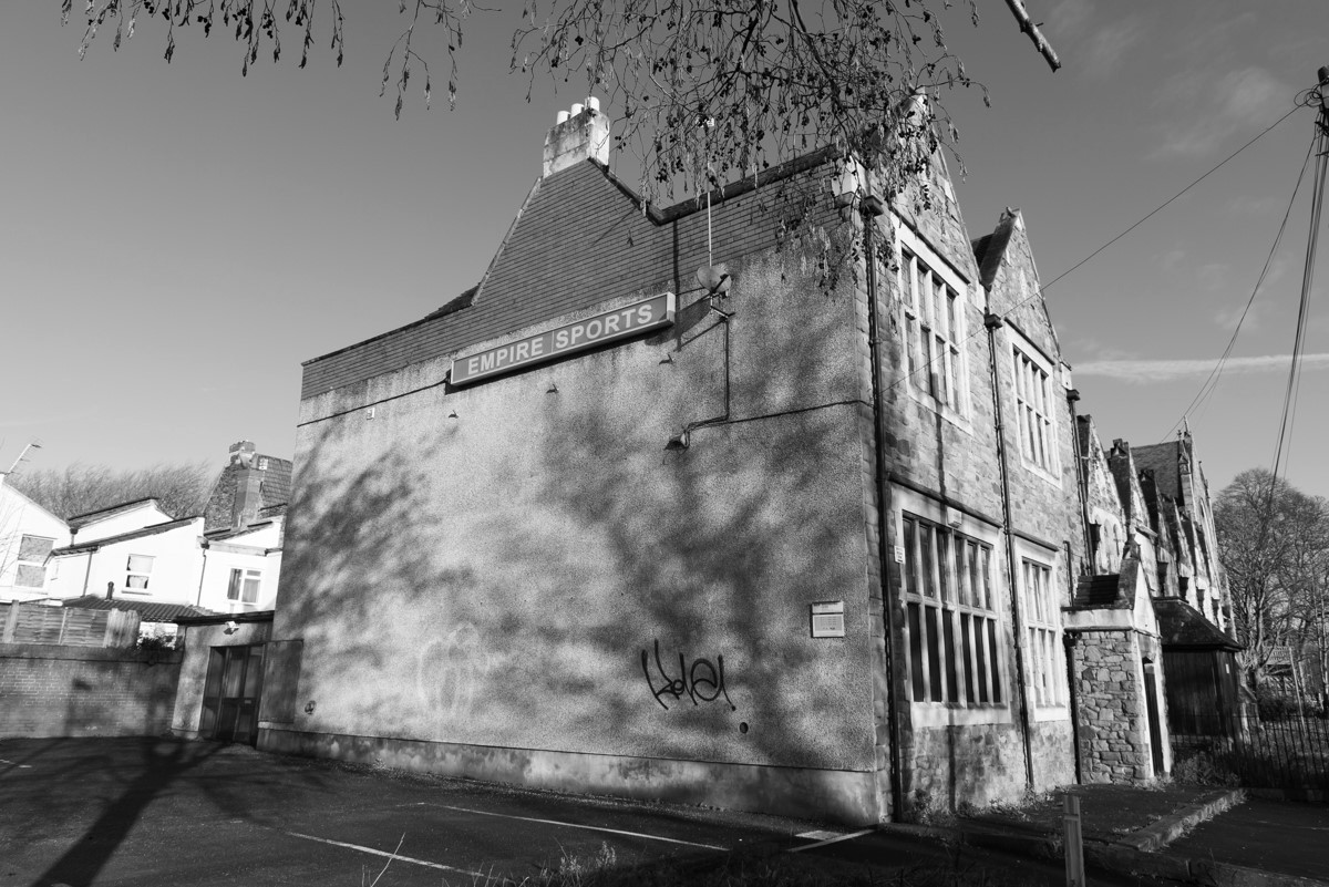 1972 Move To Empire Sports Bw